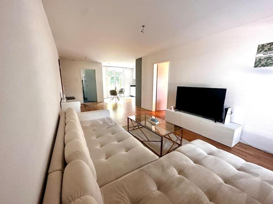 Moderne Wohnung Am Flughafen Opfikon-Glattbrugg Екстериор снимка